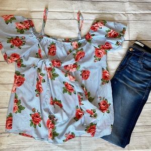 Boutique blouse off the shoulders. Size 1X
